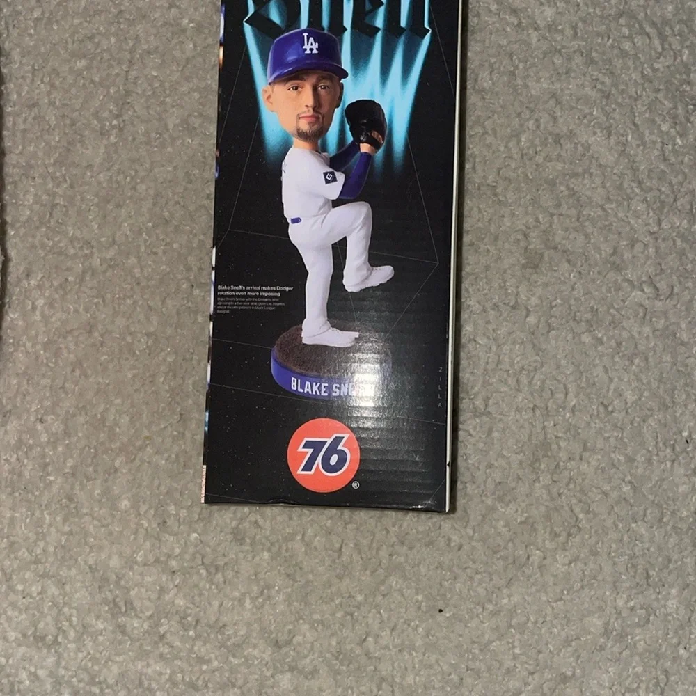 Blake Snell Bobblehead Figurine - Picture 4 of 4